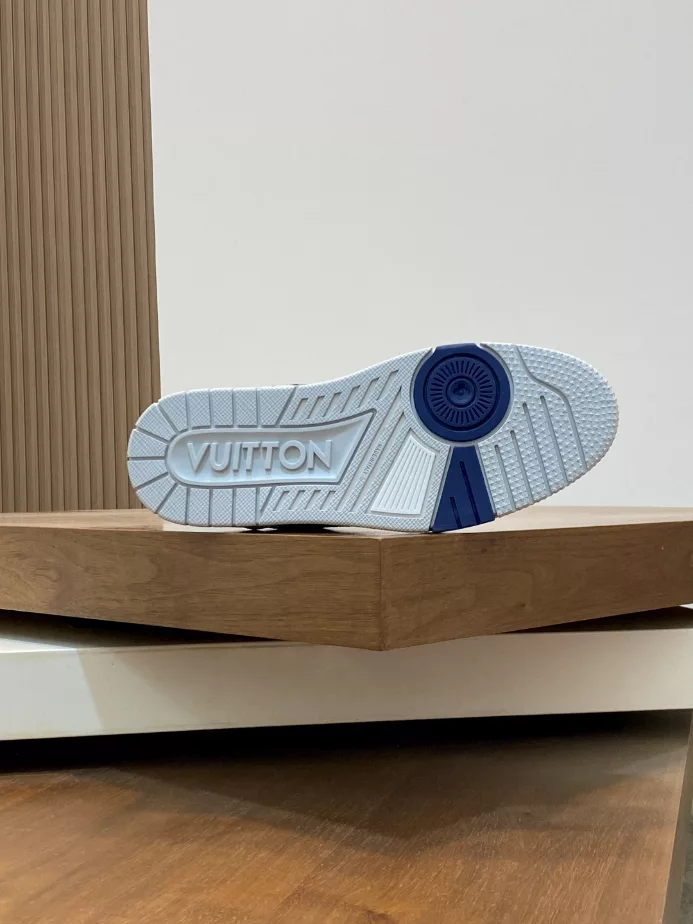 LOUIS VUITTON TRAINER SNEAKER – LVS244