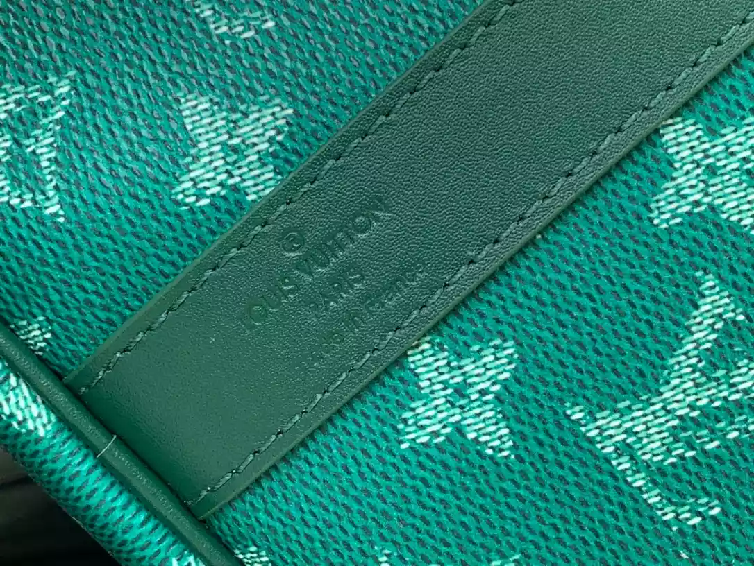 Louis Vuitton Keepall Bandoulière 50 Bag in Green – LW174