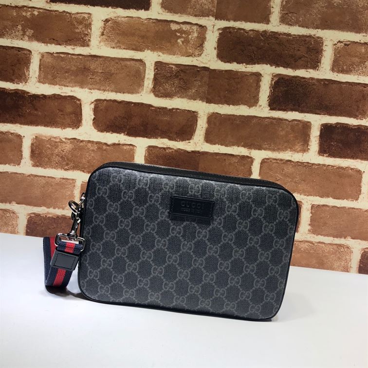 GUCCI GG SUPREME CLUTCH – BG029