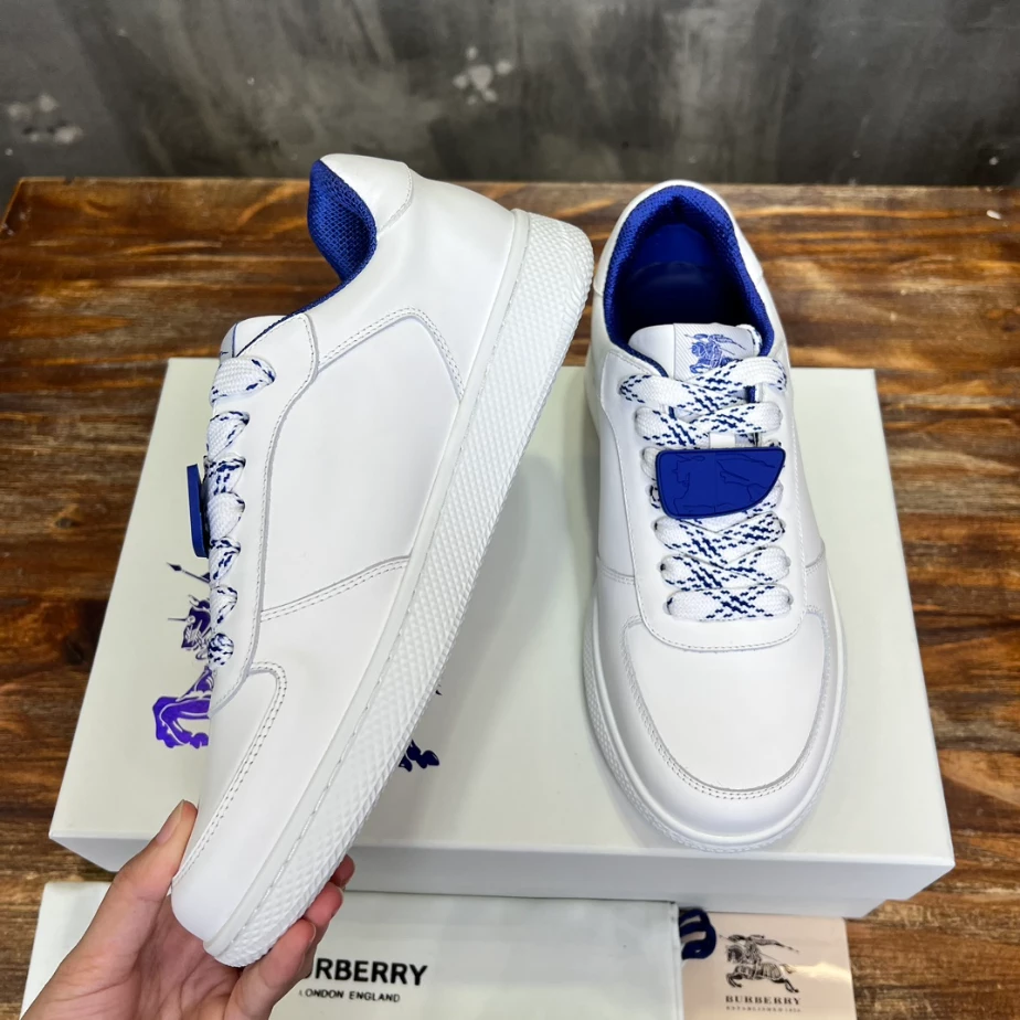 BURBERRY LEATHER SNEAKERS – BBR080