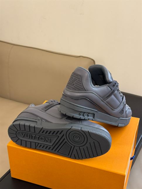 LOUIS VUITTON LV TRAINER SNEAKER – LVS179