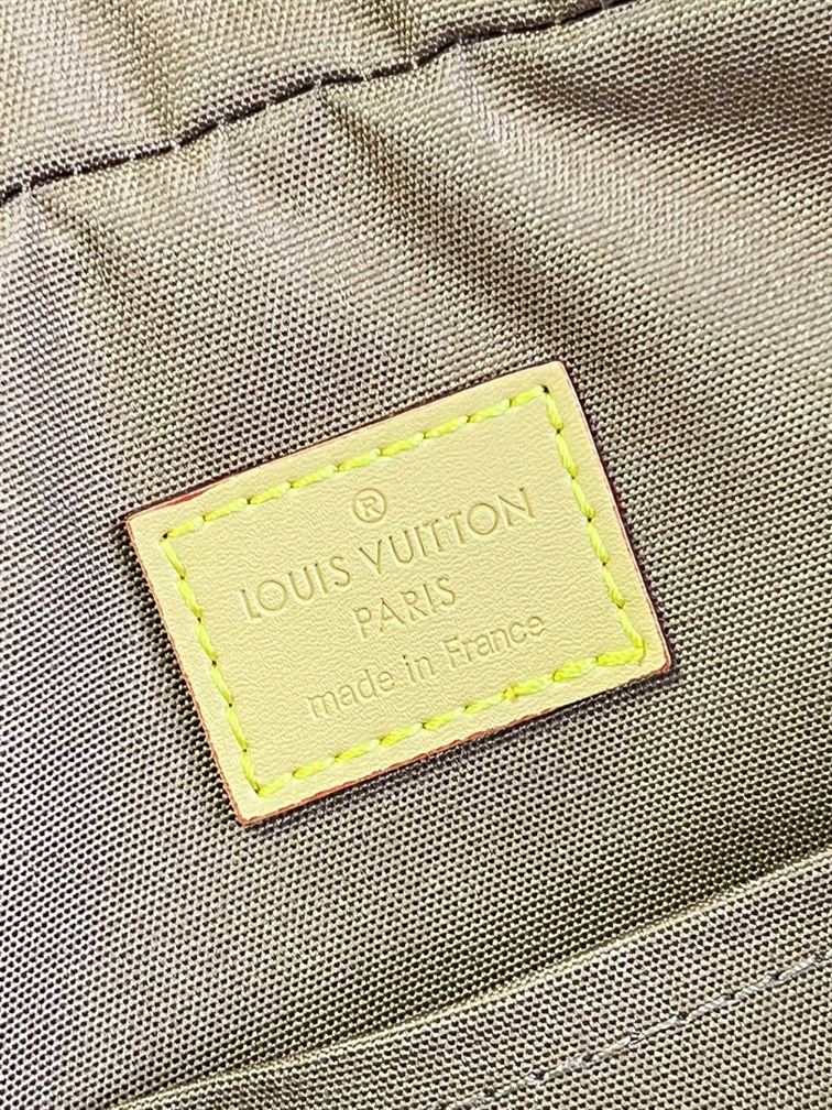 LOUIS VUITTON SAC BOSPHORE MONOGRAM CANVAS MESSENGER BAG IN BROWN – LVB001