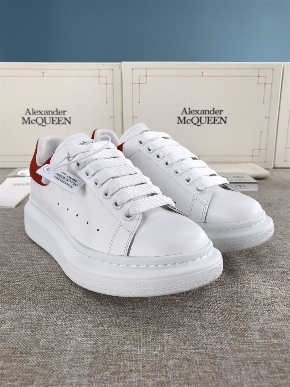 ALEXANDER MCQUEEN SNEAKER – ALD004
