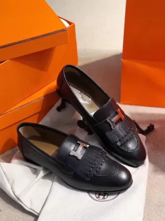 Hermes Women’s Royal Loafers In Black Calfksin – HM090