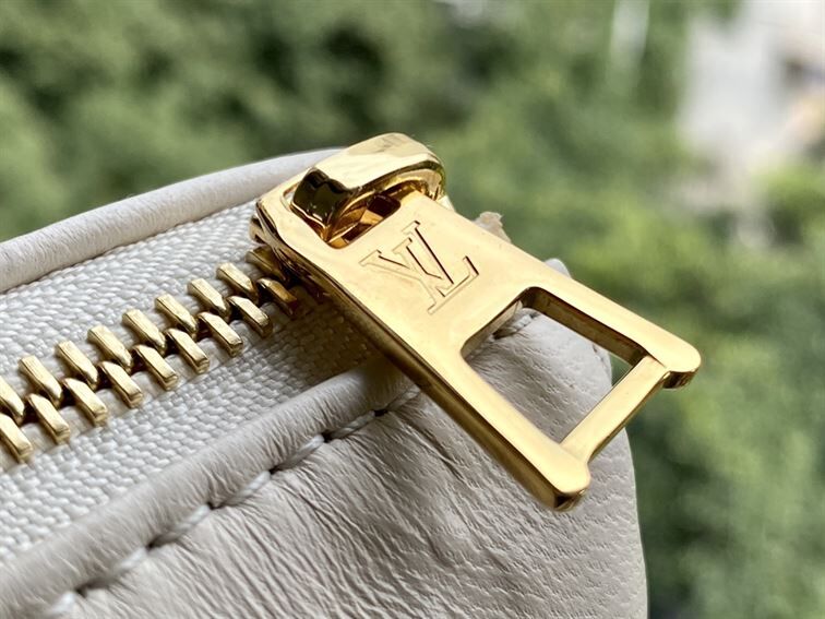 LOUIS VUITTON COUSSIN PM White – LW003