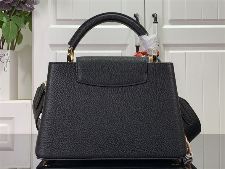 LOUIS VUITTON CAPUCINES BB BLACK – LW101