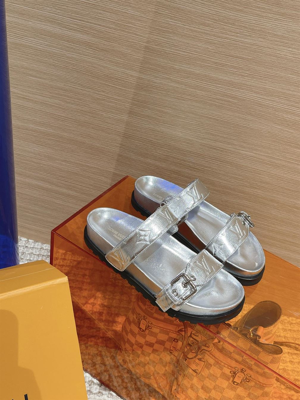 LOUIS VUITTON BOM DIA FLAT COMFORT MULE – LVSD019