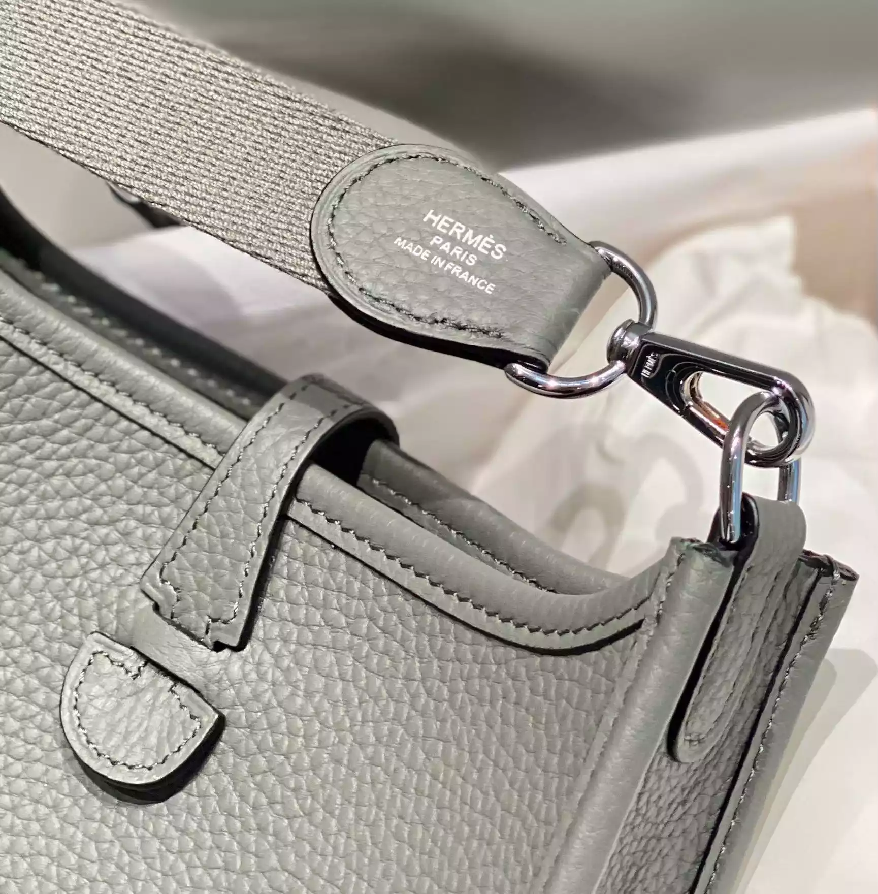 Hermes Evelyne III TPM Bag In Gris Meyer Clemence Leather – HW043