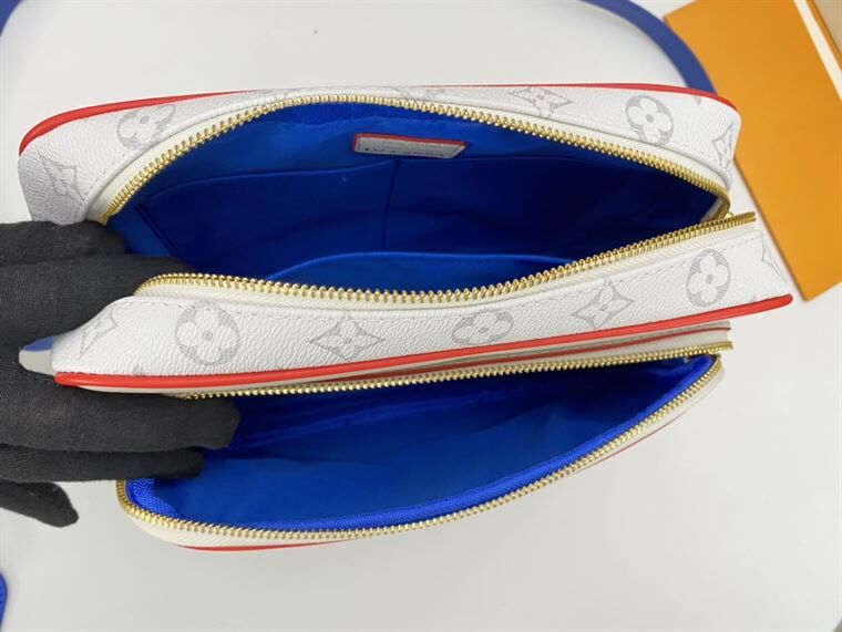 LOUIS VUITTON X NBA NIL MESSENGER ANTARTICA – LVB020