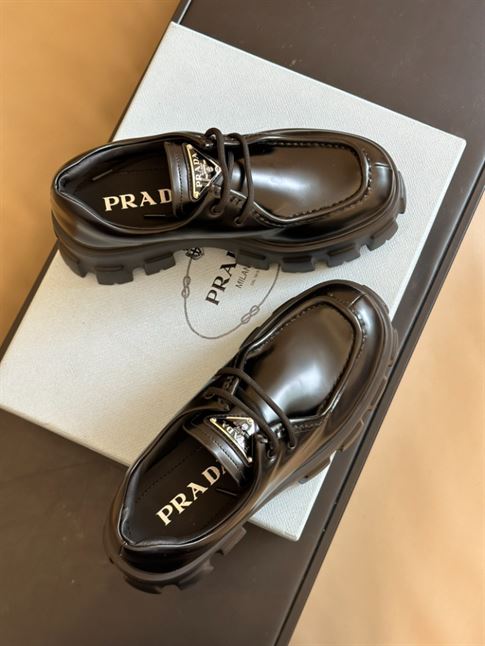 PRADA MONOLITH BRUSHED LEATHER LACE-UP SHOES – PRS059