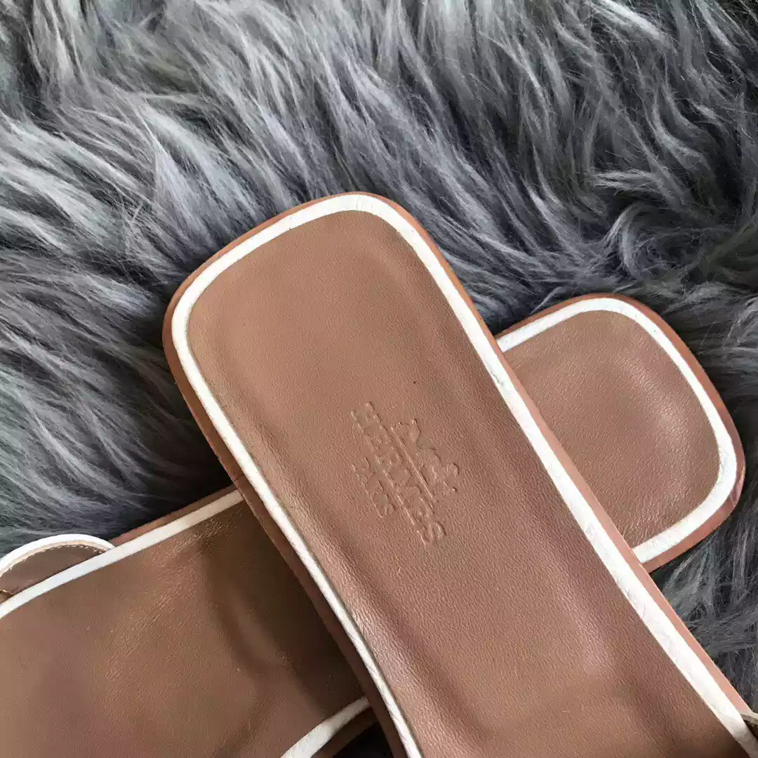 HERMES ORAN SLIDE SANDALS IN WHITE OSTRICH LEATHER – HMSD082