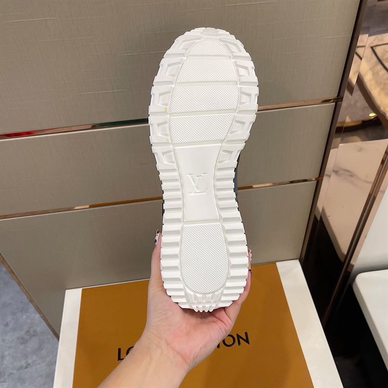 LOUIS VUITTON RUN AWAY SNEAKERS – LVS009