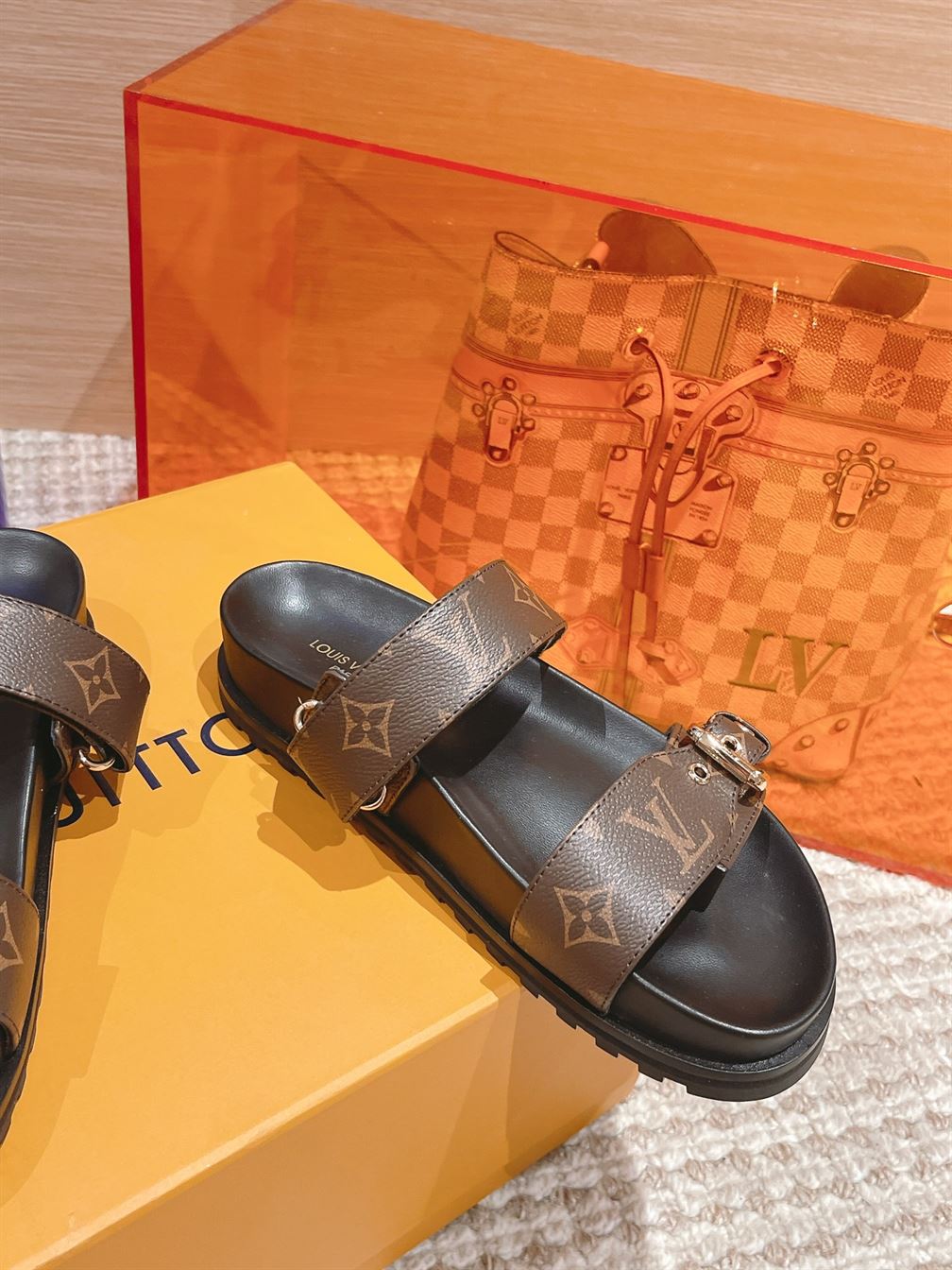 LOUIS VUITTON BOM DIA FLAT COMFORT MULE – LVSD017