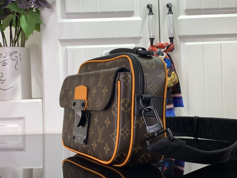 LOUIS VUITTON S LOCK MESSENGER MONOGRAM MACASSAR – LVB056