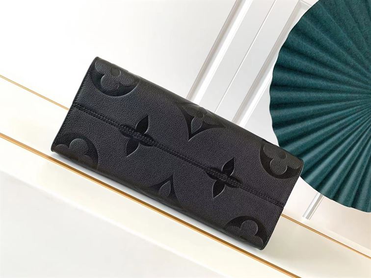 LOUIS VUITTON ONTHEGO MM BLACK MONOGRAM EMPREINTE – LW031