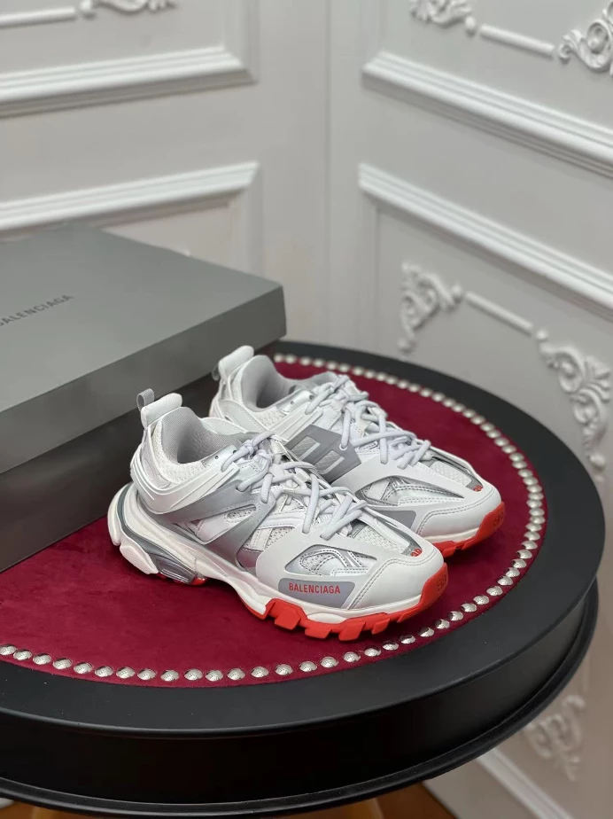 BALENCIAGA TRACK SNEAKER – BLA139