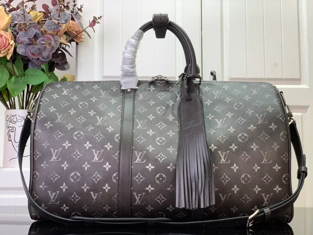 Louis Vuitton Keepall 50cm Leather Bag in Black – LW189