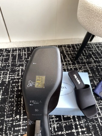 PRADA HEELED SLIDES 35MM IN BLACK SATIN – PSD066