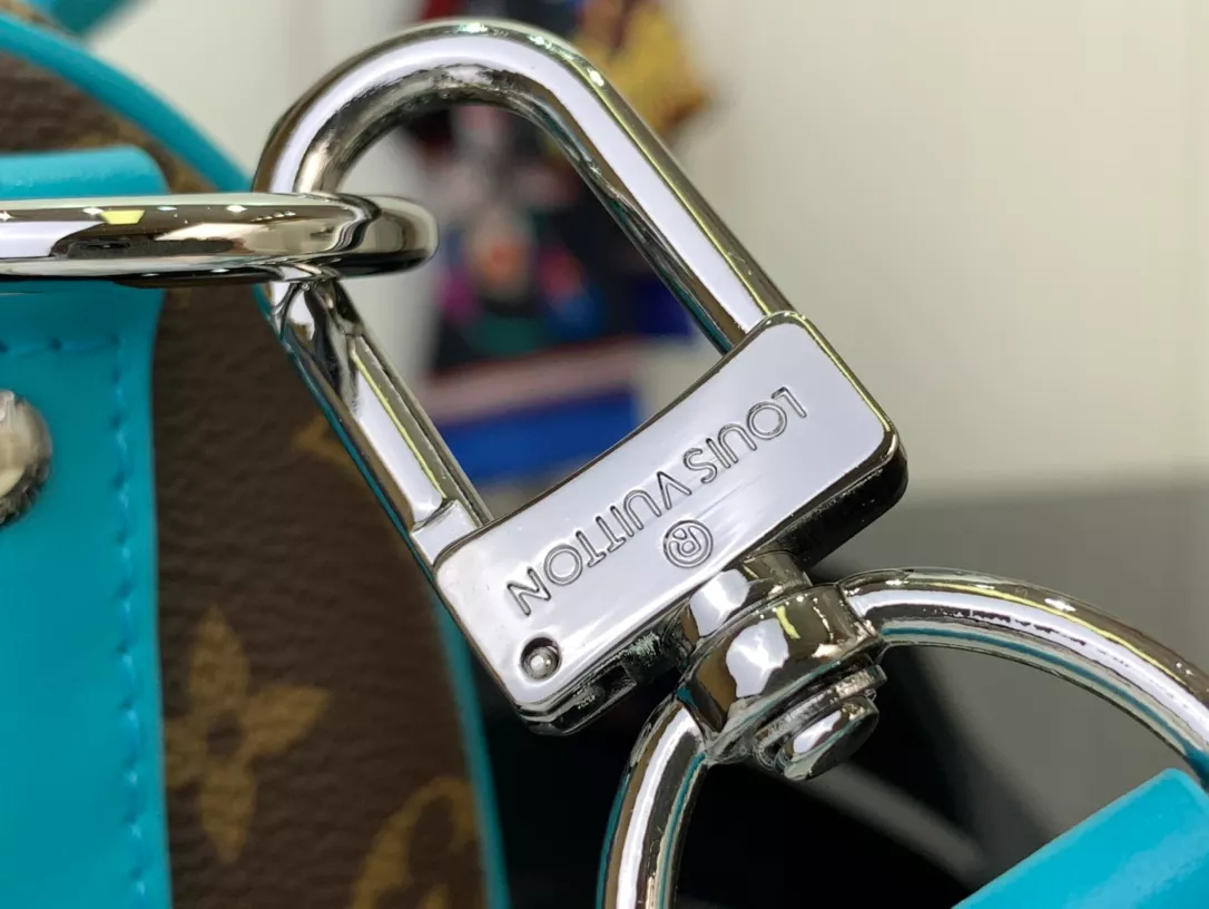 Louis Vuitton Keepall Bandoulière 25 – LW197