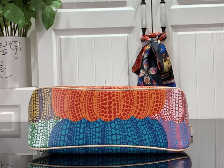 LOUIS VUITTON LV X YK BOULOGNE MONOGRAM – LW111