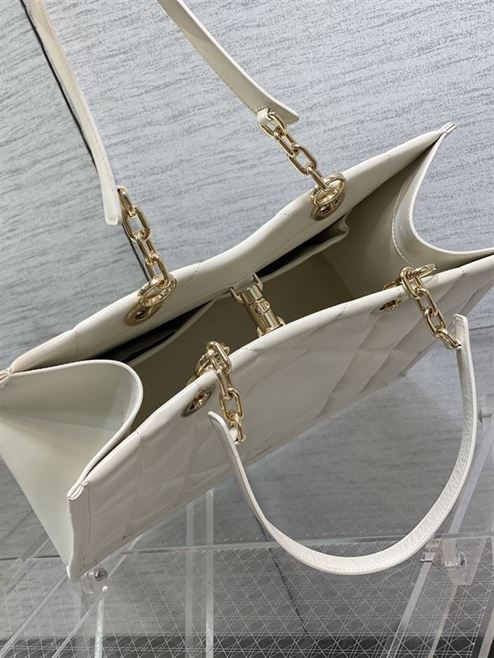 DIOR MEDIUM DIOR ESSENTIAL TOTE BAG WHITE ARCHICANNAGE CALFSKIN – DOB069