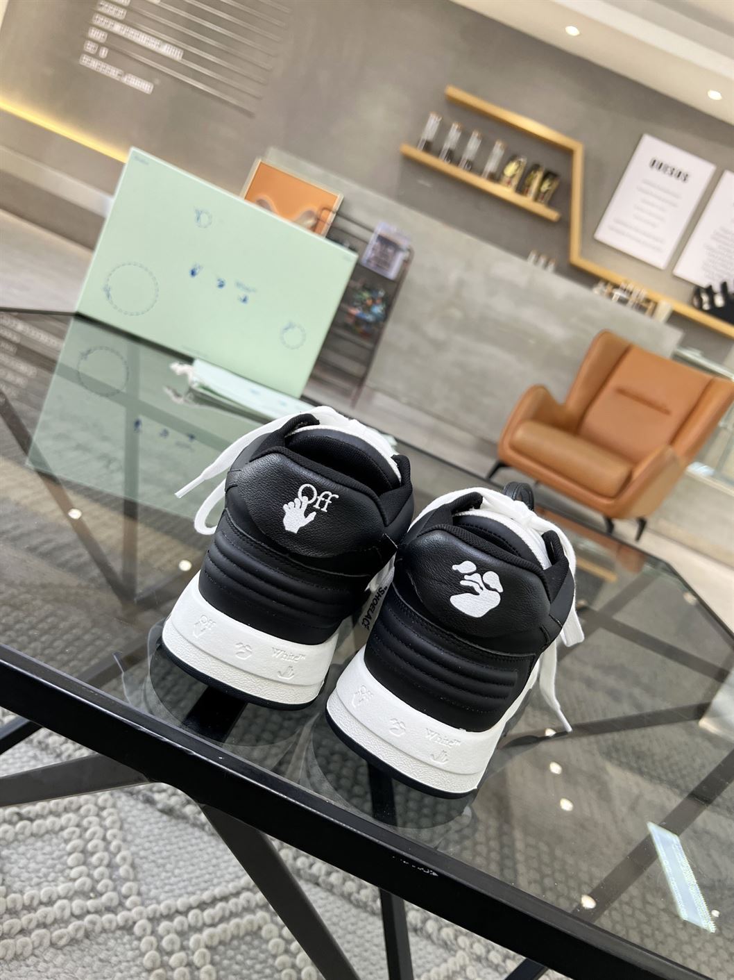 OFF-WHITE OUT OF OFFICE BLACK WHITE SNEAKER – OFW015