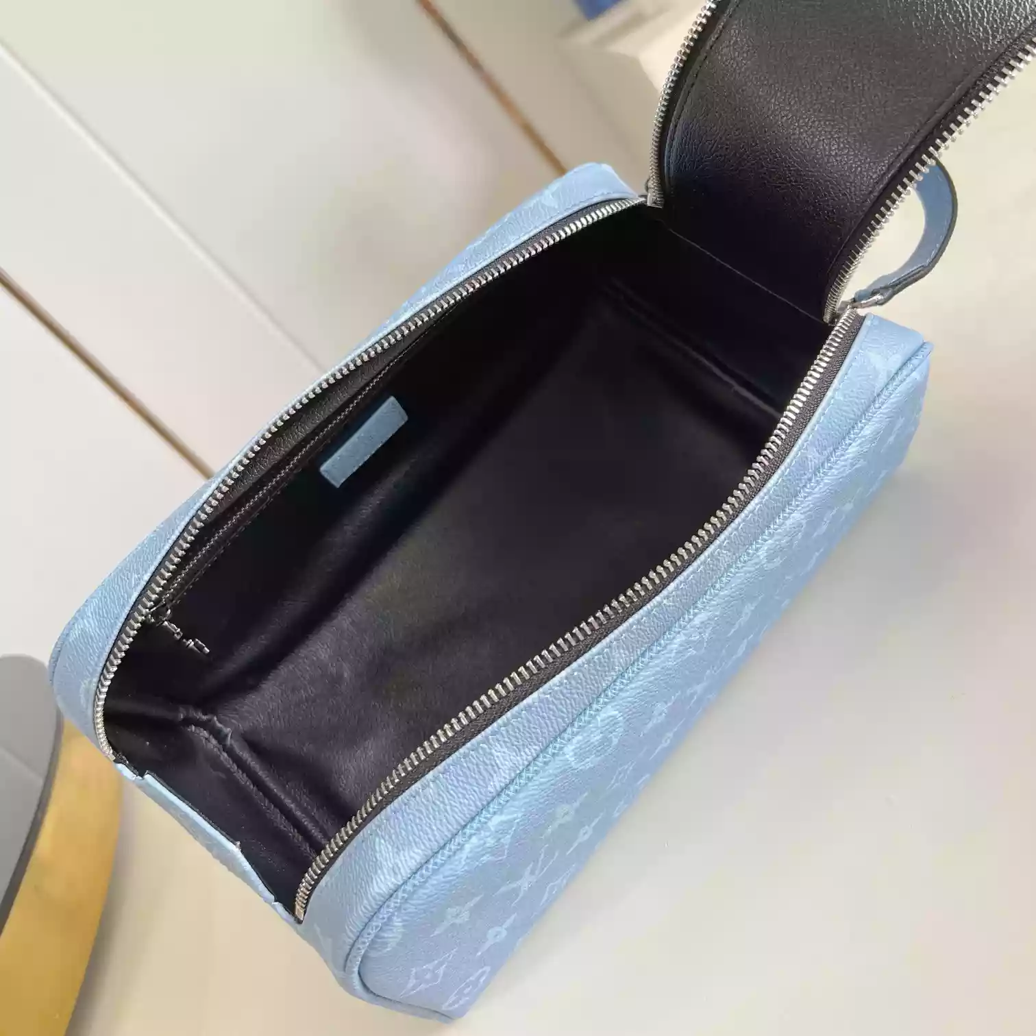 DOPP KIT BAG SKY BLUE MONOGRAM CANVAS M14125 – LW395