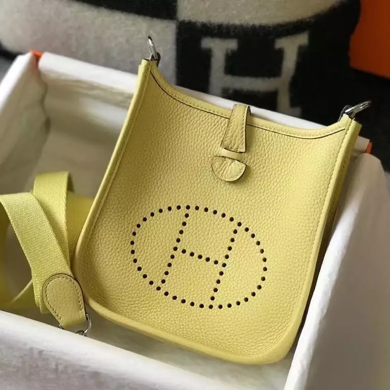 Hermes Evelyne III TPM Mini Bag In Jaune Poussin Clemence Leather – HW046