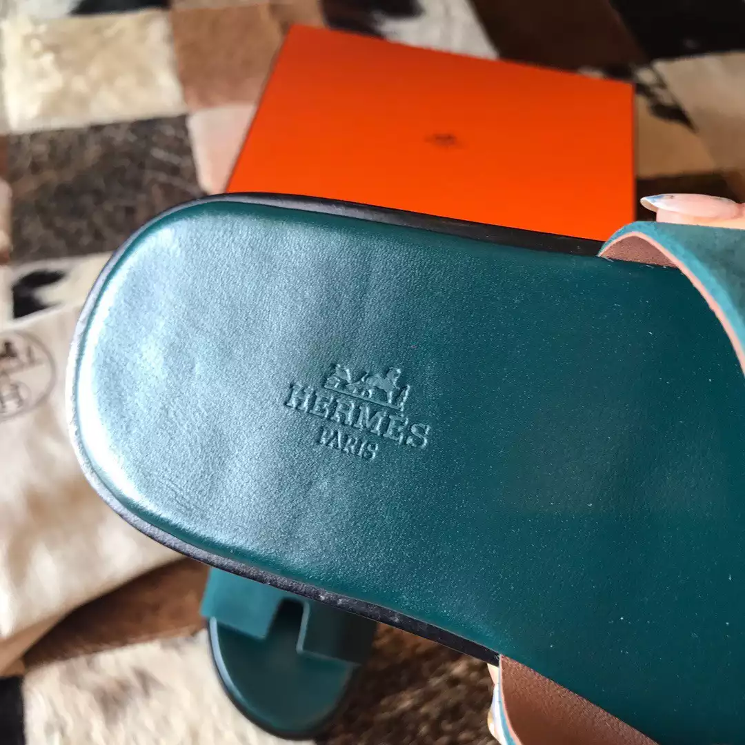 HERMES MEN’S IZMIR SANDALS IN GREEN SUEDE CALFSKIN – HMSD038