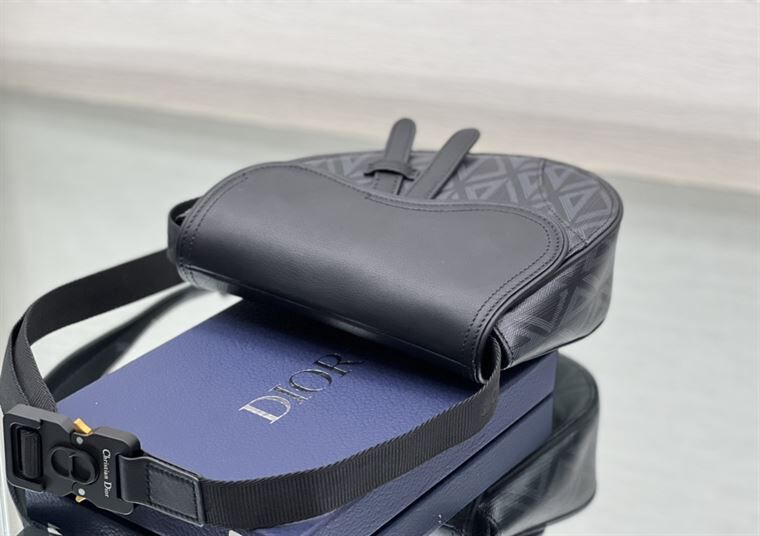 DIOR MINI SADDLE BAG BLACK CD DIAMOND CANVAS AND SMOOTH CALFSKIN – DIO007