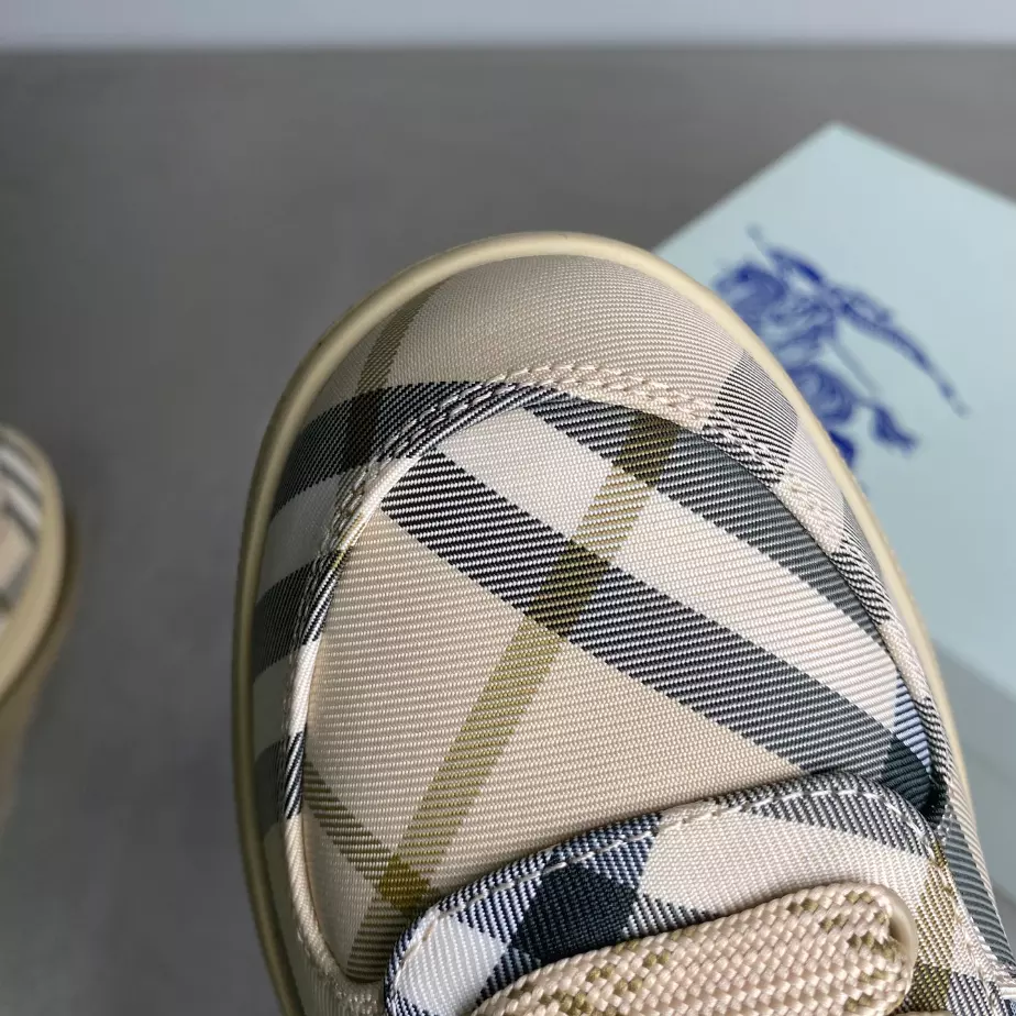 BURBERRY CHECK TERRACE SNEAKERS – BBR037