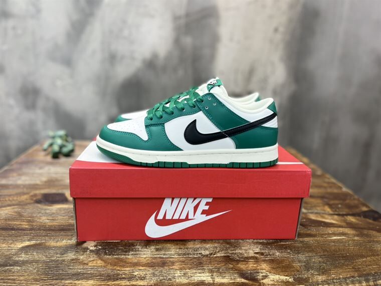 NIKE DUNK LOW SE LOTTERY PACK – NSN022