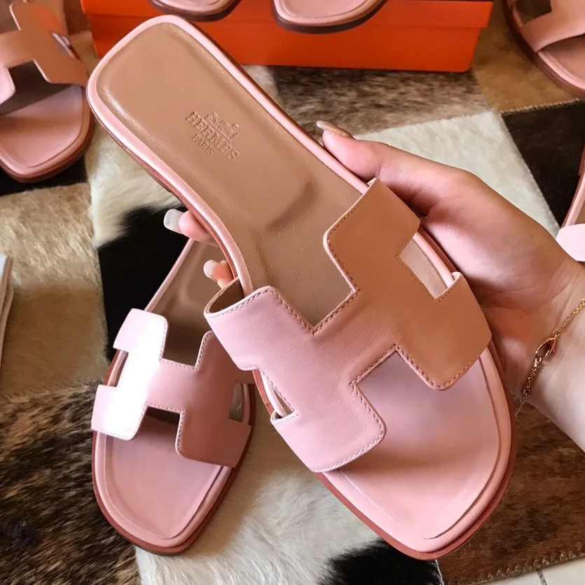 HERMES ORAN SLIDE SANDALS IN PINK SWIFT CALFSKIN – HMSD119