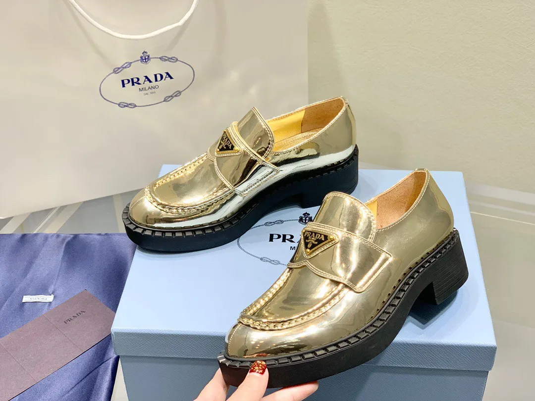 Prada Women’s Loafers In Gold Metallic Leather – PRL004