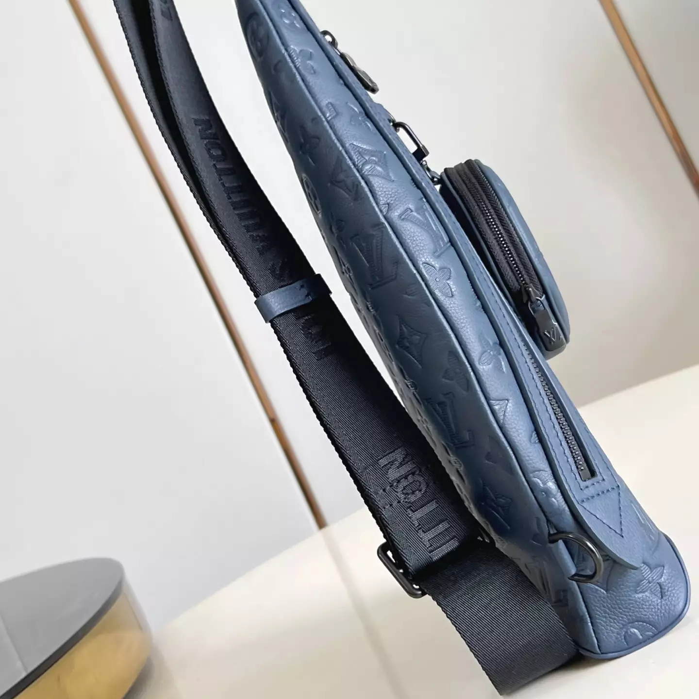 DUO SLINGBAG BLUE MONOGRAM SHADOW LEATHER M24467 – LW273