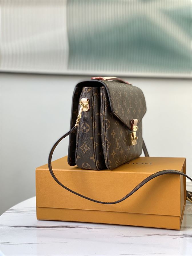 LOUIS VUITTON POCHETTE METIS MONOGRAM – LW022