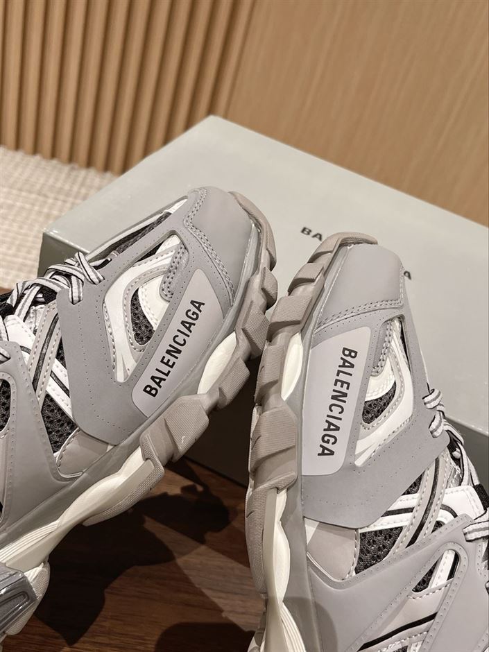 BALENCIAGA TRACK TRAINERS GREY – BLA071