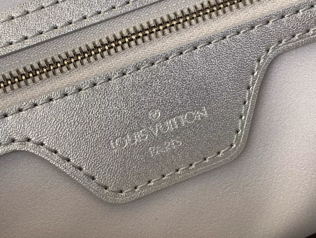 Louis Vuitton Keepall Bandoulière 45 – LW195