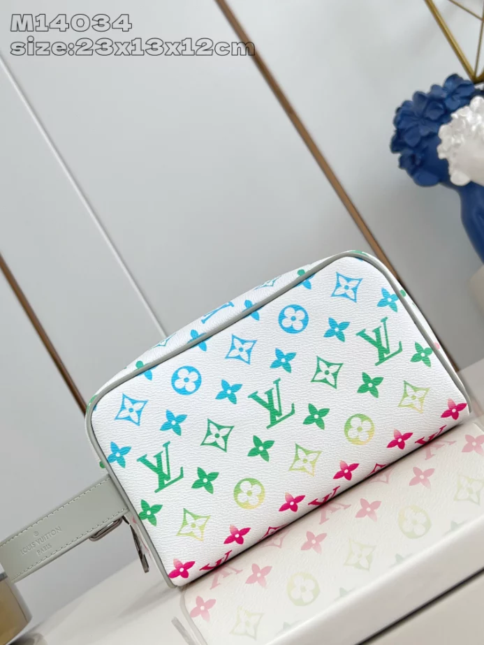 MONOGRAM IRIDESCENT DISCOVERY LOCKER DOPP KIT IN GRADIENT GRAY M14034 – LW387