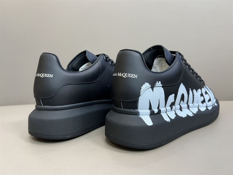 ALEXANDER MCQUEEN GRAFFITI OVERSIZED SNEAKER IN BLACK – ALD021