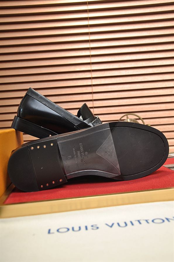 LOUIS VUITTON MAJOR LOAFER – VL016