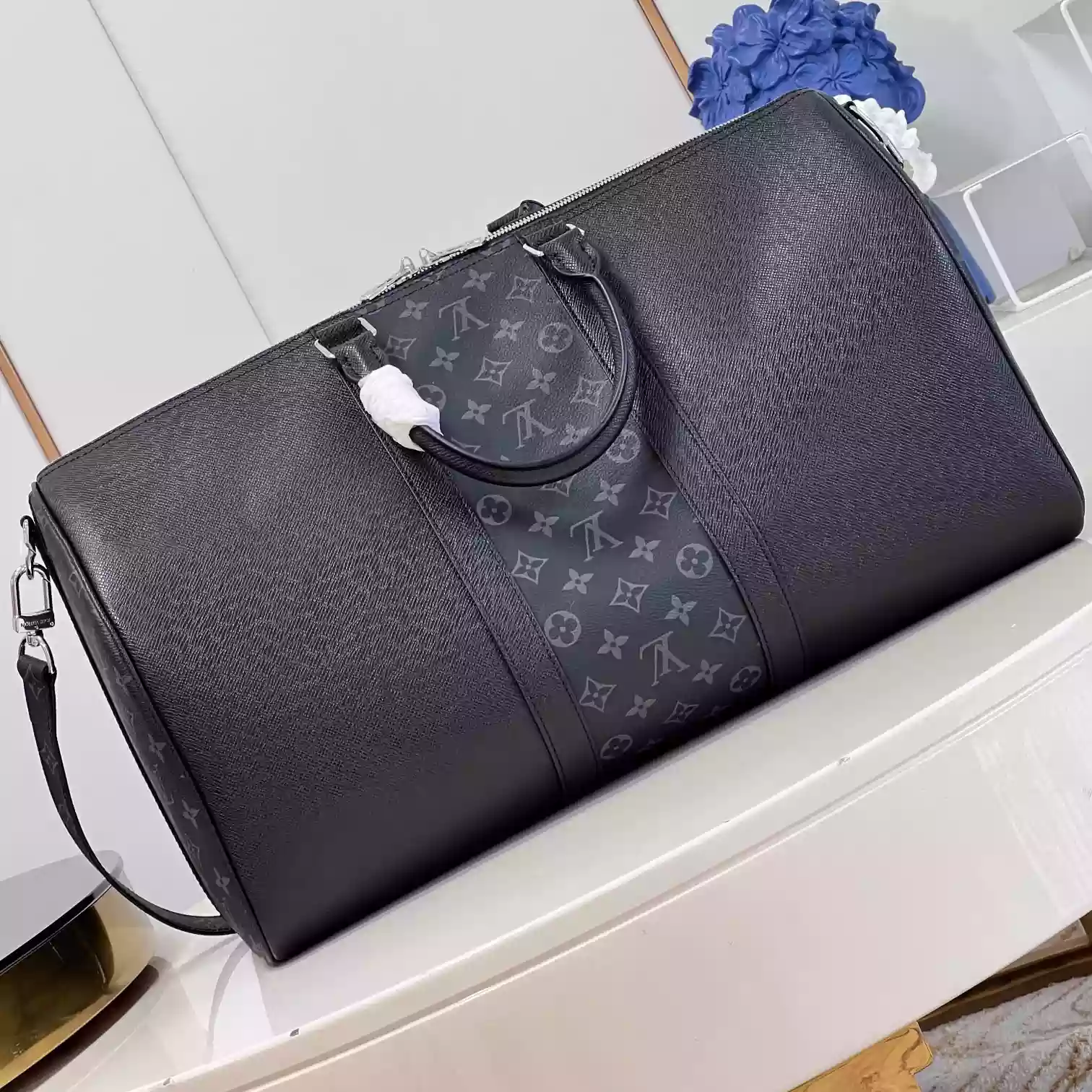 KEEPALL 50 BANDOULIERE TAIGA COWHIDE LEATHER AND MONOGRAM ECLIPSE COATED CANVAS M30235 – LW378