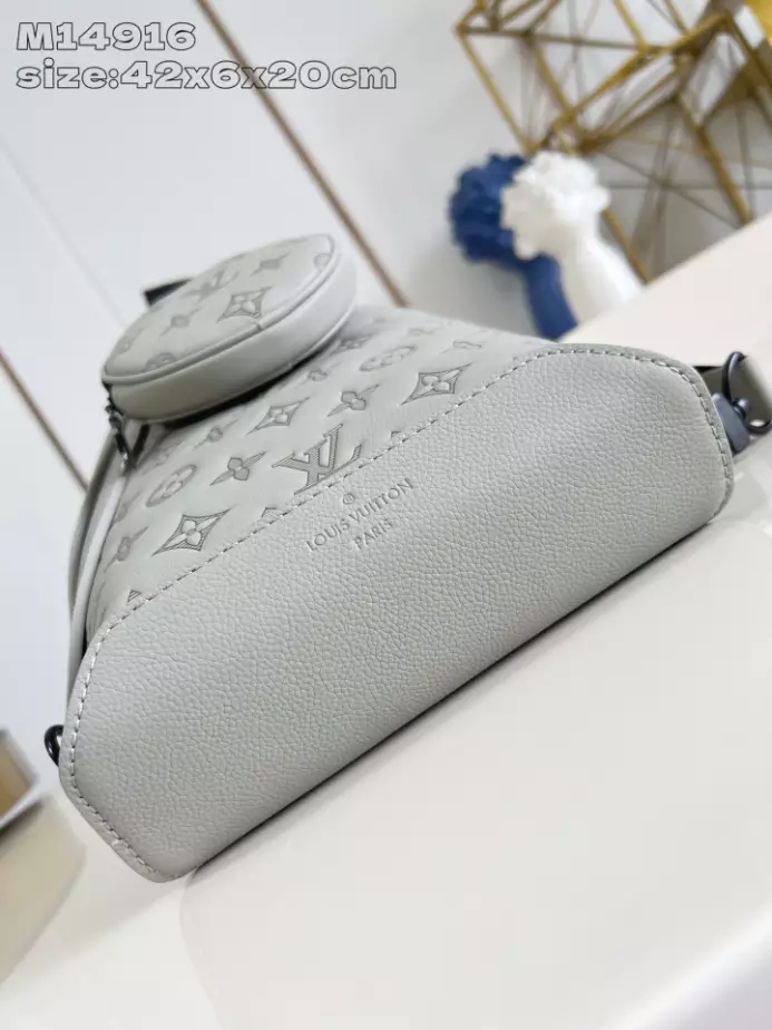 DUO SLINGBAG SAND MONOGRAM SHADOW M14916 – LW274