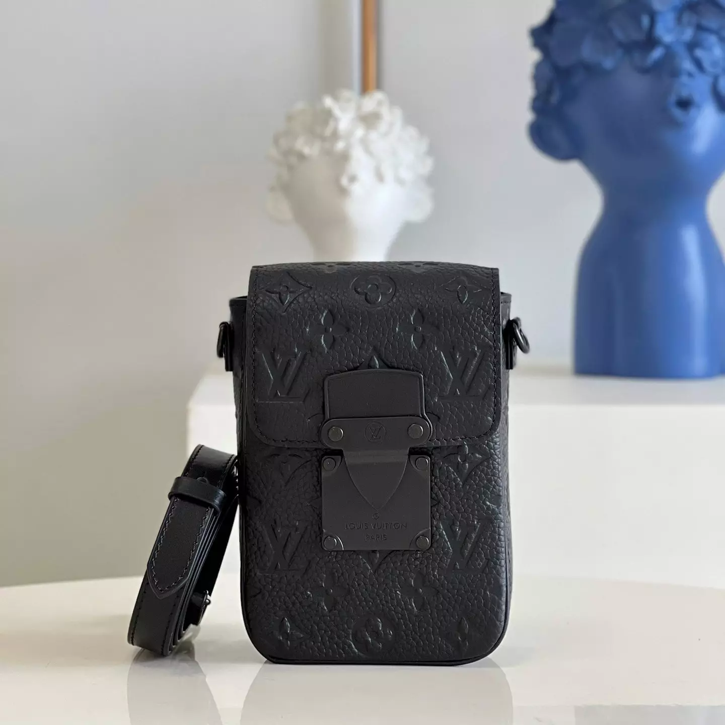 S-Lock Vertical Wearable Wallet In Black – LW261