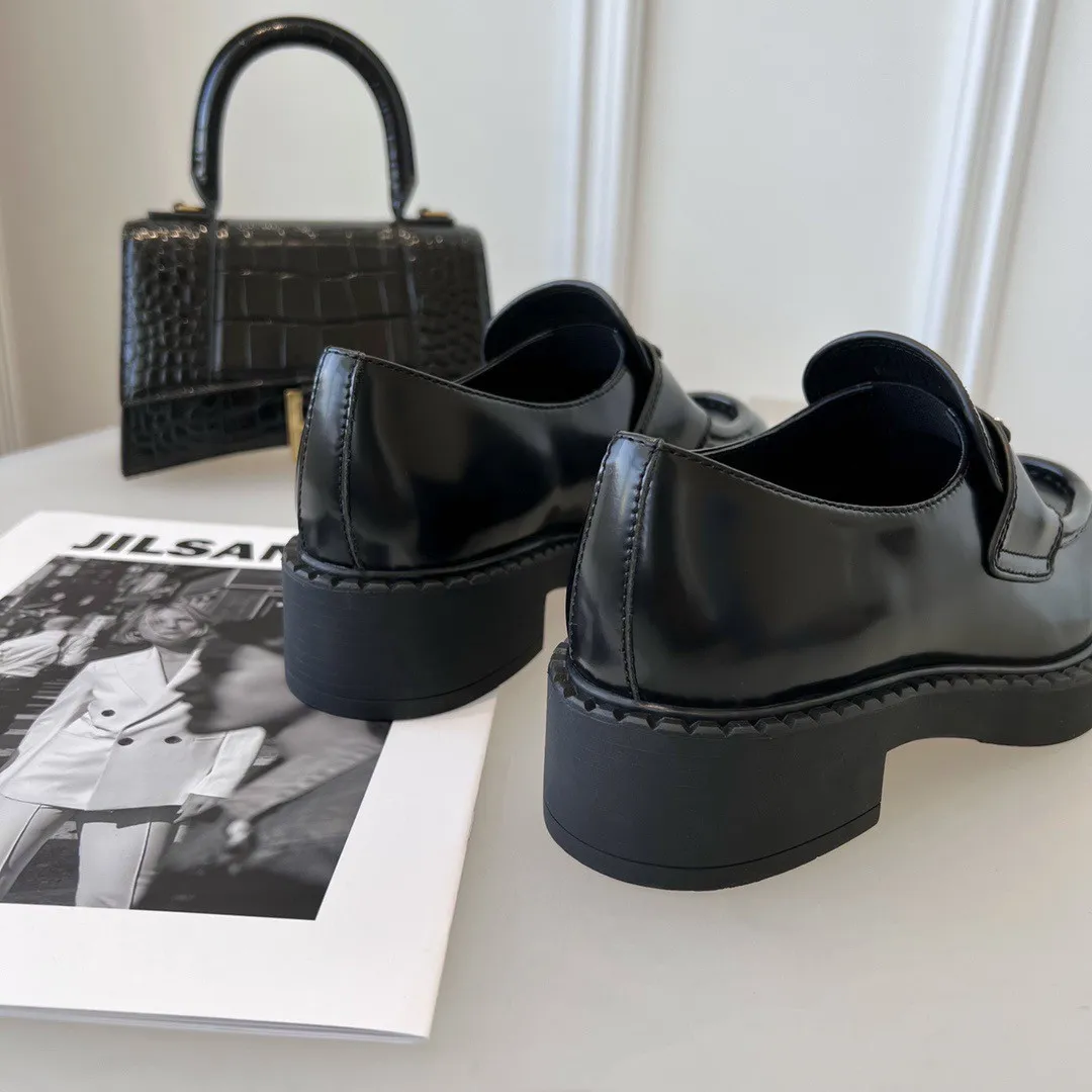 Prada Women’s Loafers In Black Brushed Leather – PRL002