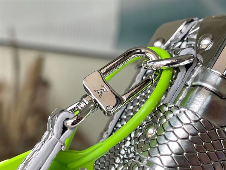 LOUIS VUITTON PETITE MALLE CROCODILIEN MAT – LW068