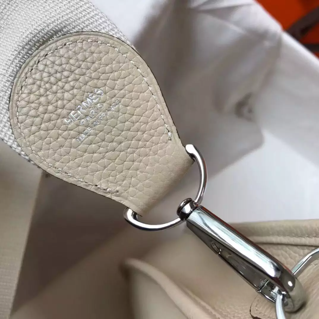 Hermes Evelyne III 29 PM Bag In Craie Clemence Leather – HW061