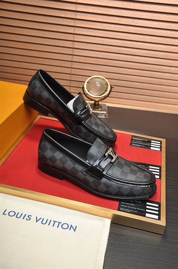 LOUIS VUITTON MAJOR LOAFER – VL004