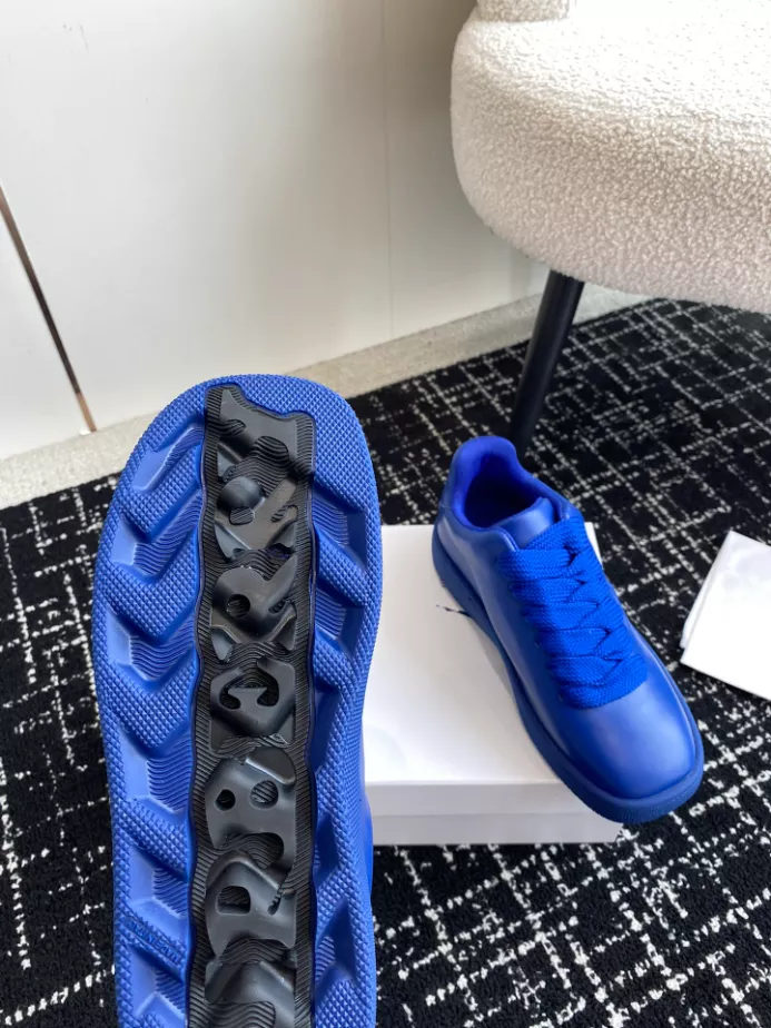 BURBERRY LEATHER BOX SNEAKERS – BBR100