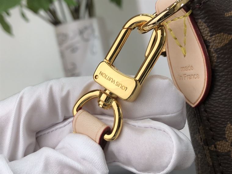 LOUIS VUITTON BOETIE PM MONOGRAM – LW135